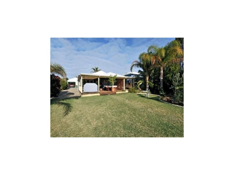 30 Leighton Road, Halls Head WA 6210