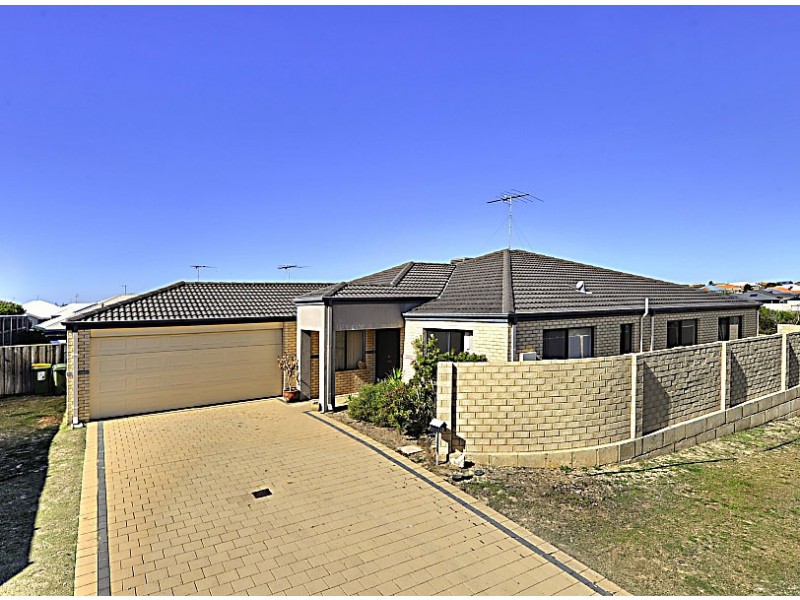 20 Riceflower Boulevard, Halls Head WA 6210