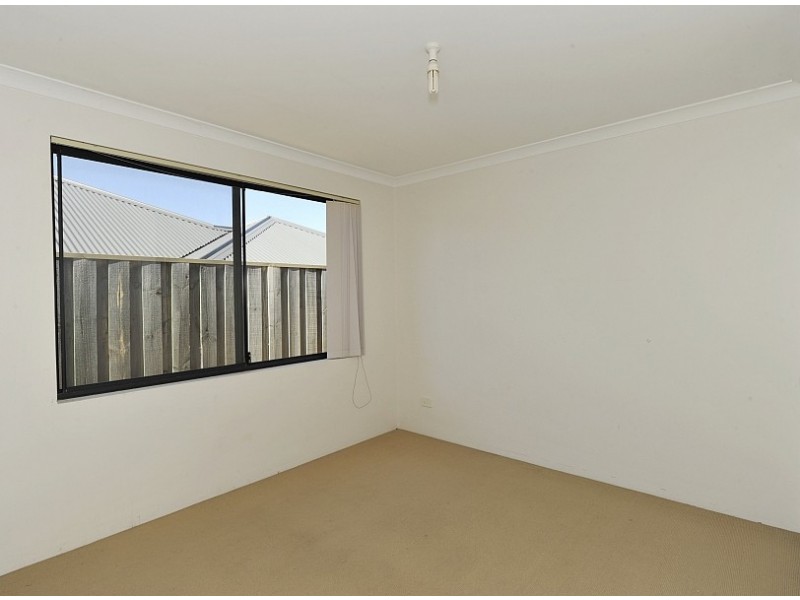 20 Riceflower Boulevard, Halls Head WA 6210