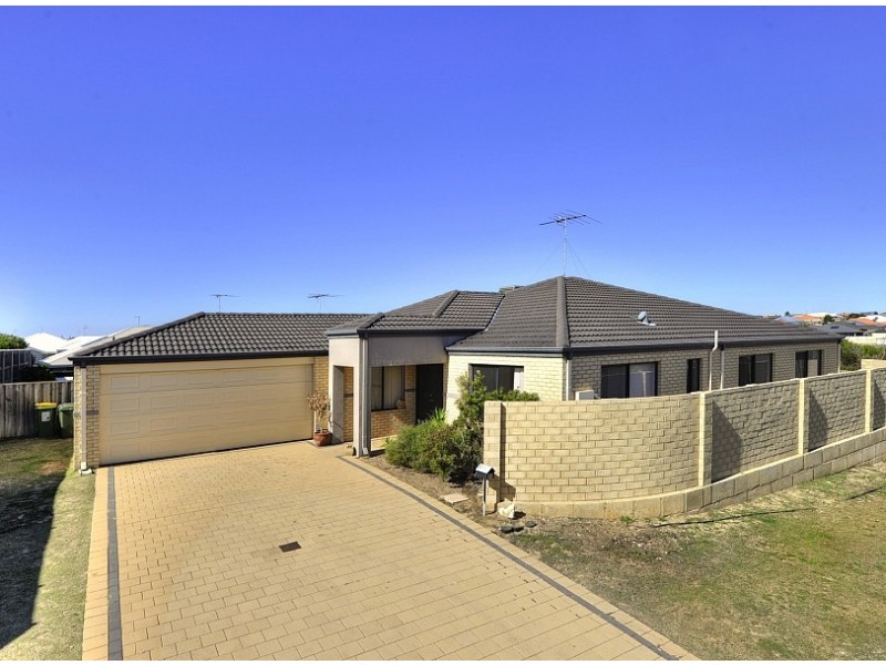 20 Riceflower Boulevard, Halls Head WA 6210