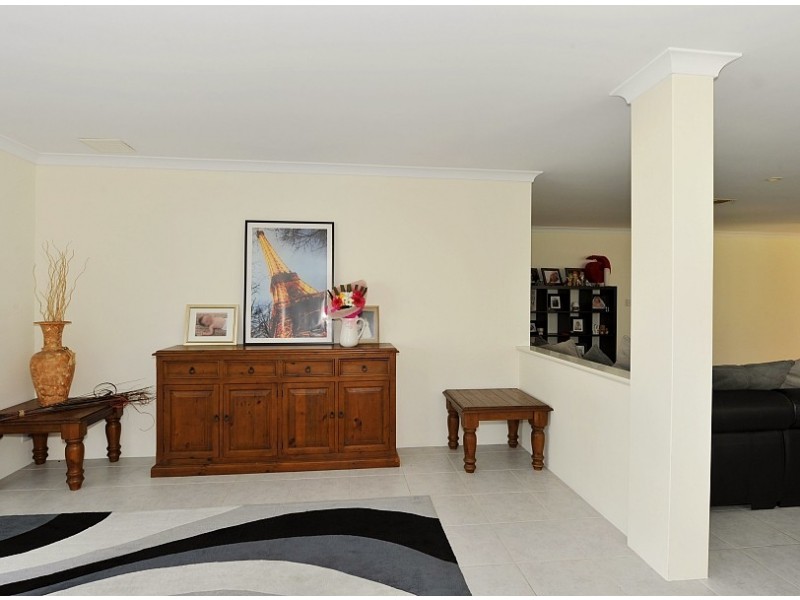 13 Mawson Grange, Lakelands WA 6180