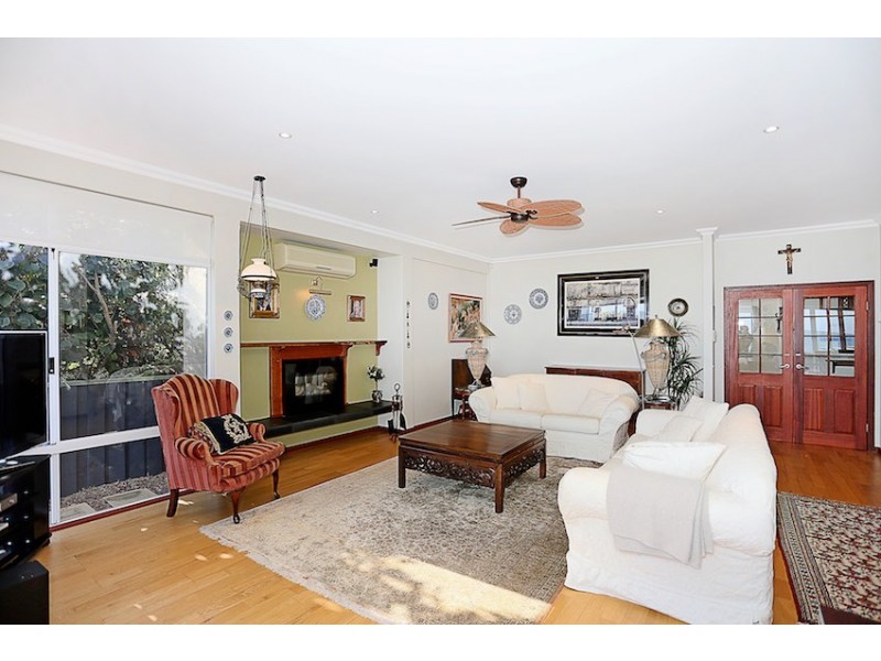 12 Hideaway Cove, Halls Head WA 6210