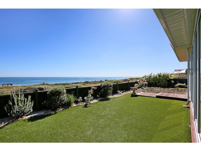 12 Hideaway Cove, Halls Head WA 6210