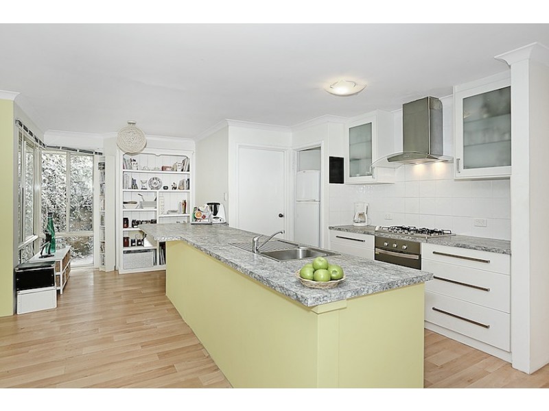 10A Coppercups Place, Halls Head WA 6210