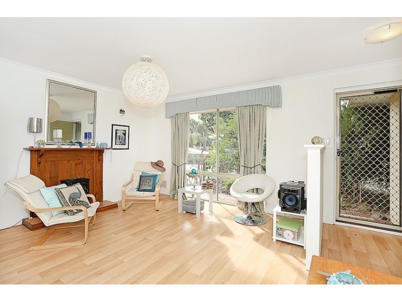 10A Coppercups Place, Halls Head WA 6210