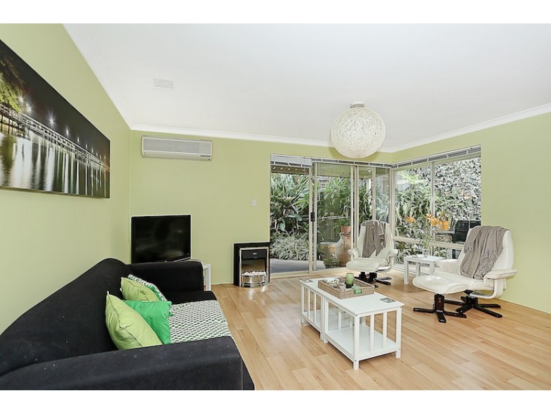 10A Coppercups Place, Halls Head WA 6210