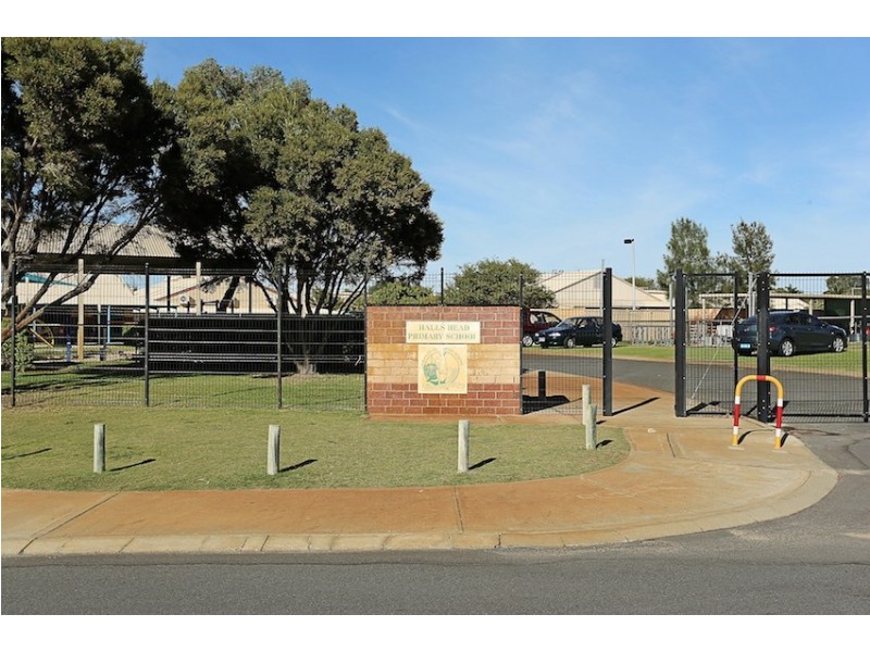 10A Coppercups Place, Halls Head WA 6210