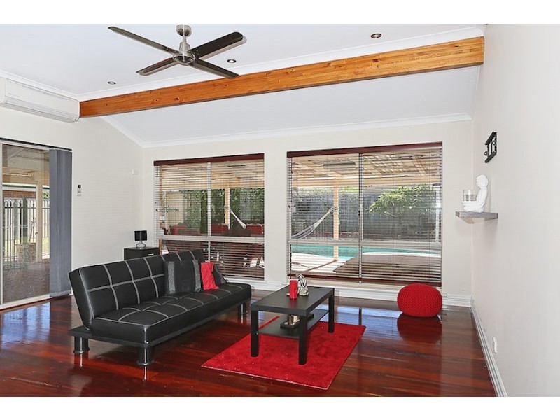 2 Turnberry Close, Meadow Springs WA 6210