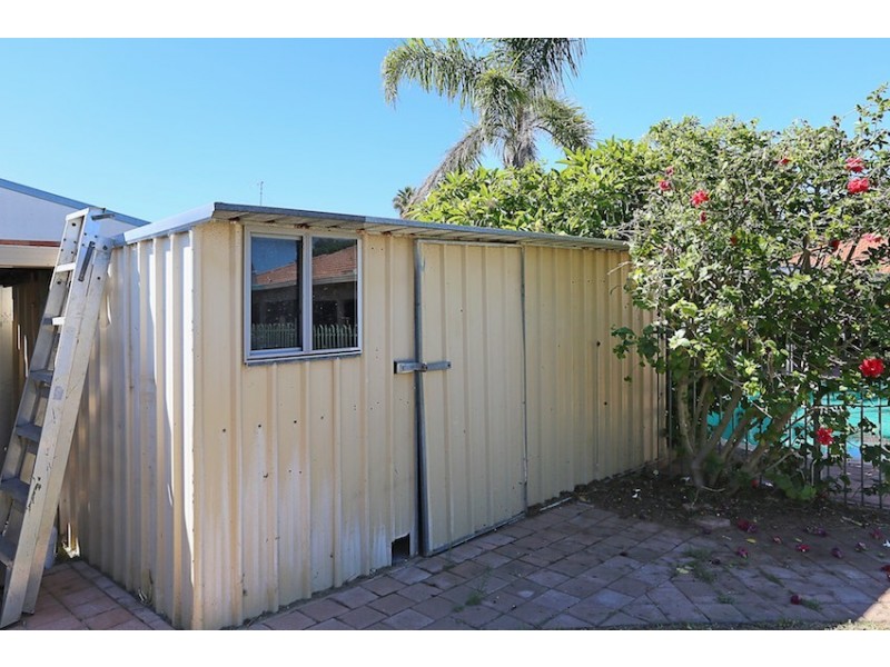 2 Turnberry Close, Meadow Springs WA 6210