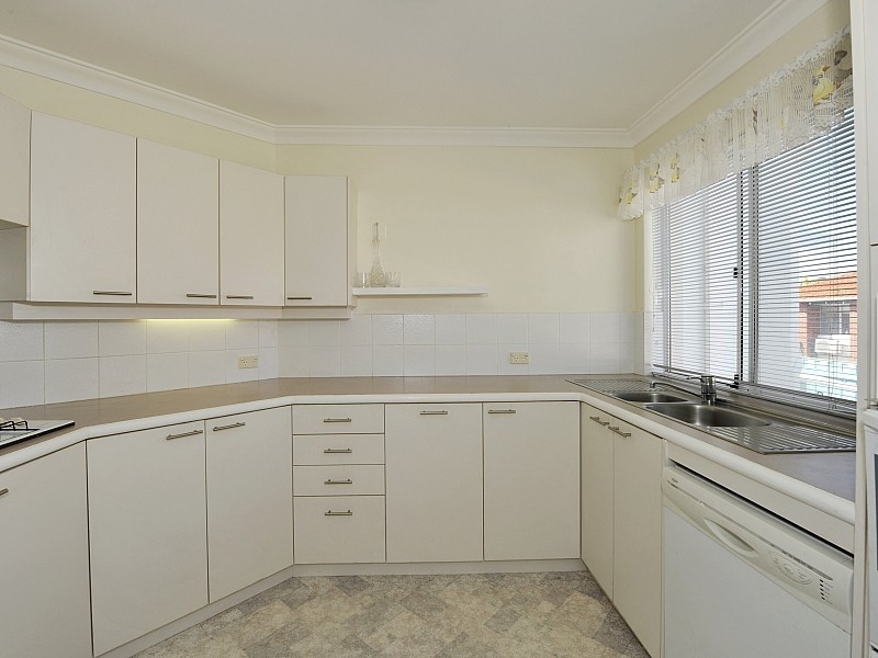 6/3 Leslie Street, Dudley Park WA 6210
