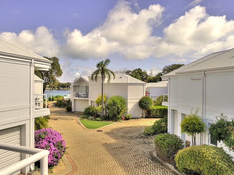 6/3 Leslie Street, Dudley Park WA 6210