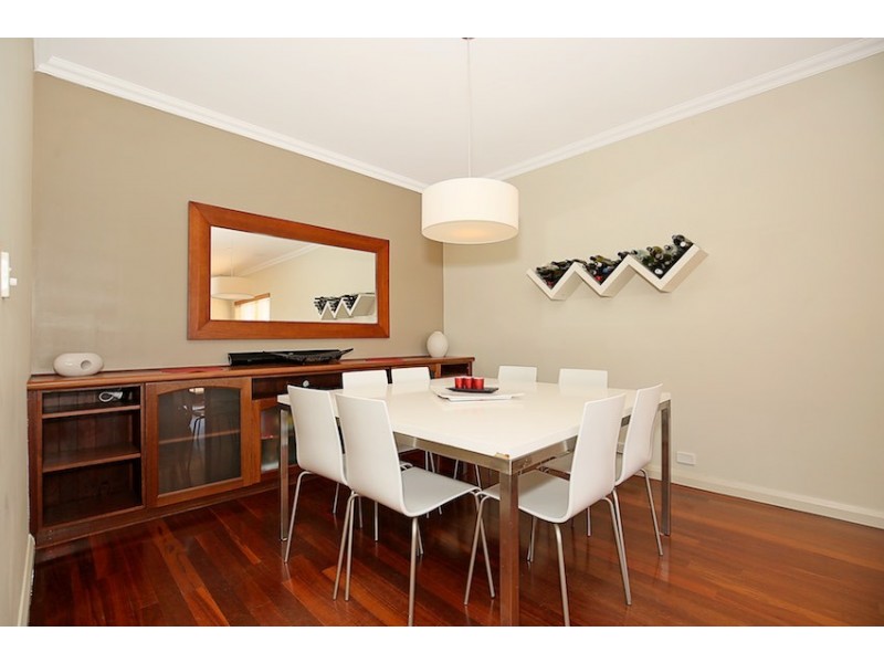 8 Leeuwin Place, Halls Head WA 6210