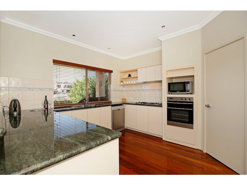 8 Leeuwin Place, Halls Head WA 6210