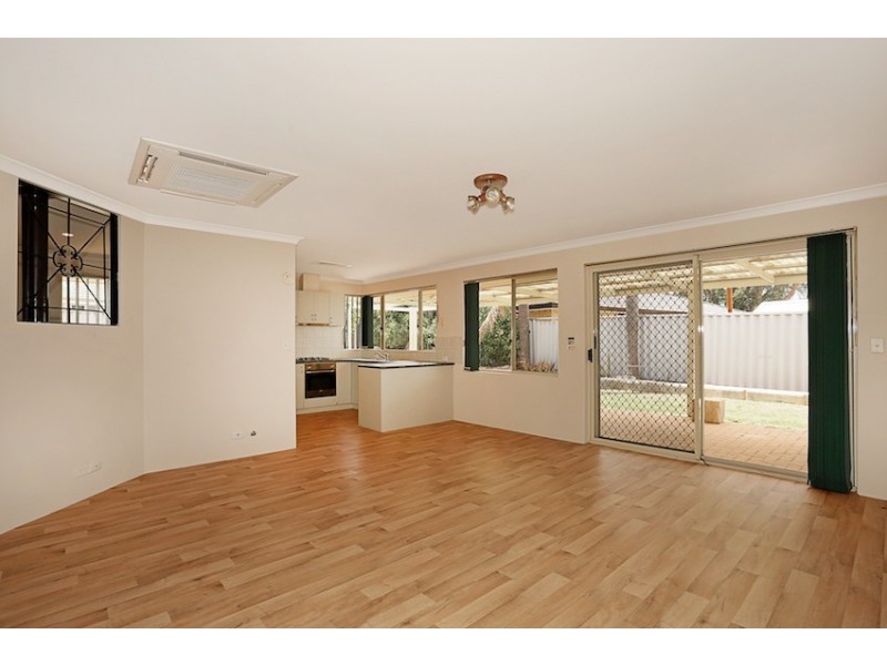 4 Waterville Retreat, Meadow Springs WA 6210