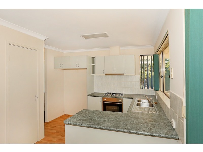 4 Waterville Retreat, Meadow Springs WA 6210