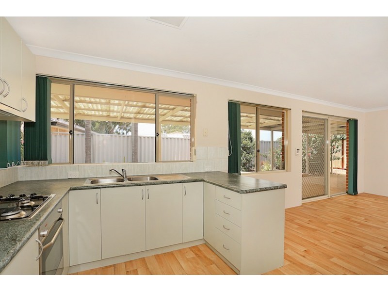 4 Waterville Retreat, Meadow Springs WA 6210