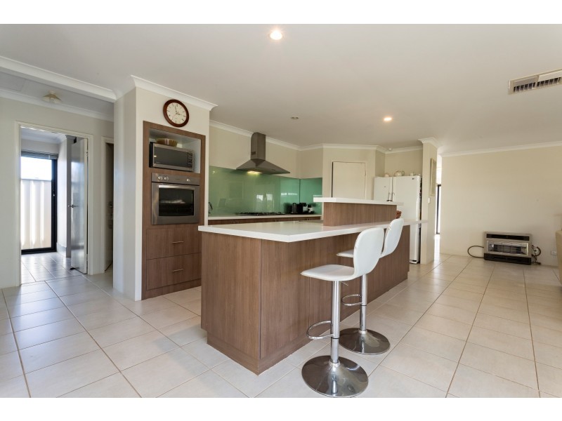 9 Kannemer Link, Meadow Springs WA 6210