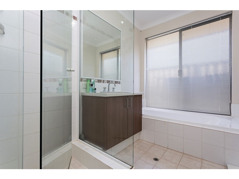 9 Kannemer Link, Meadow Springs WA 6210