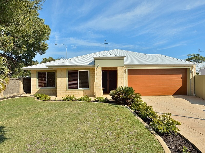 1 Onslow Court, Erskine WA 6210