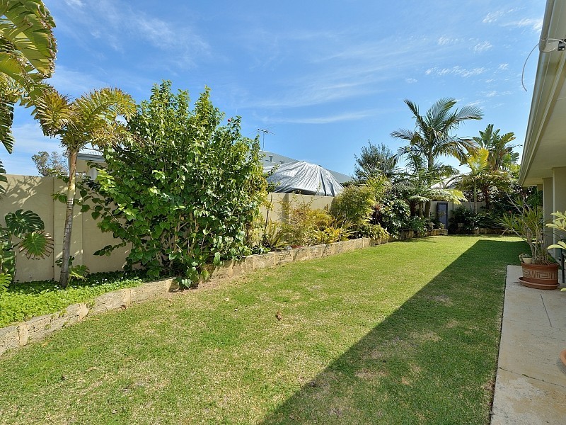 1 Onslow Court, Erskine WA 6210