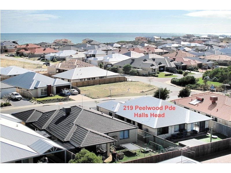 219 Peelwood Parade, Halls Head WA 6210