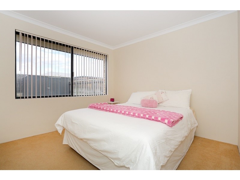 219 Peelwood Parade, Halls Head WA 6210