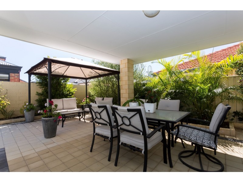 8 Black Swan View, Dudley Park WA 6210