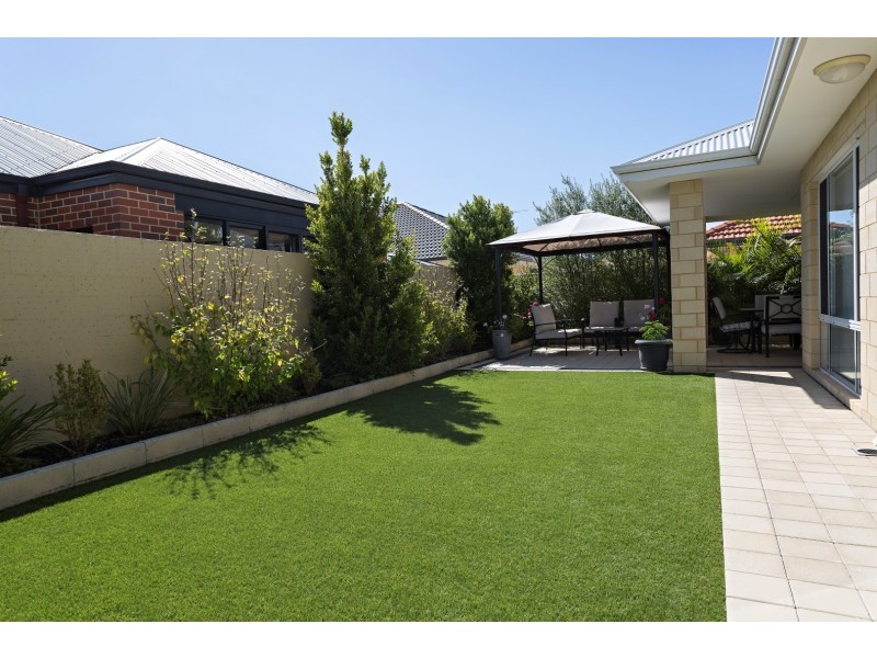 8 Black Swan View, Dudley Park WA 6210