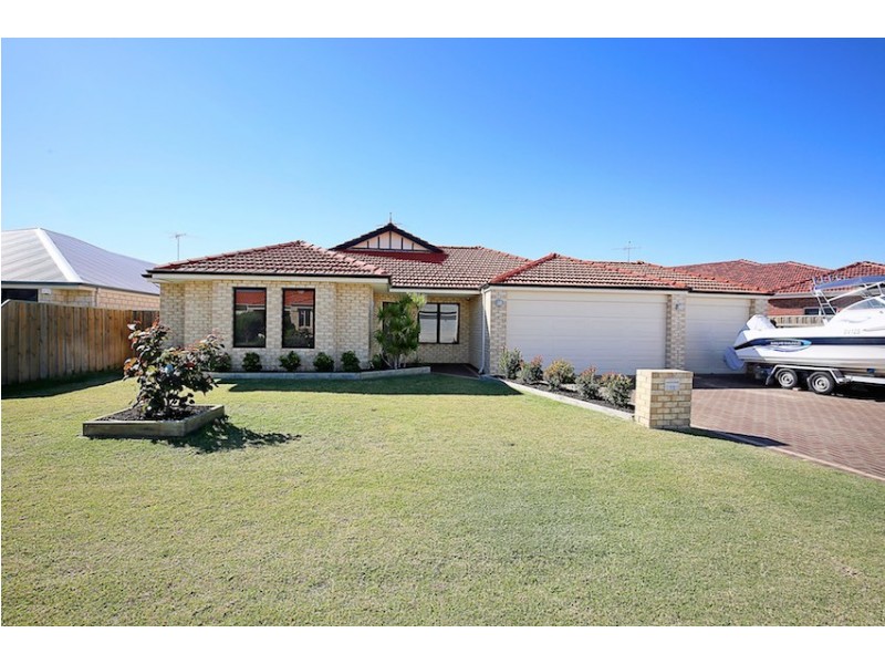 33 Grasshill Grange, Halls Head WA 6210