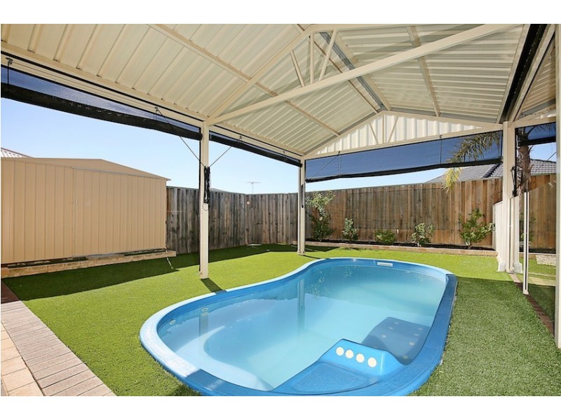 33 Grasshill Grange, Halls Head WA 6210