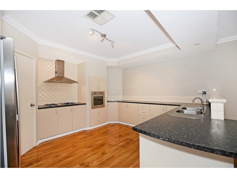 33 Grasshill Grange, Halls Head WA 6210