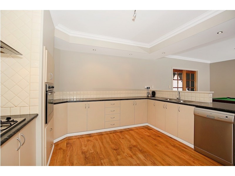 33 Grasshill Grange, Halls Head WA 6210