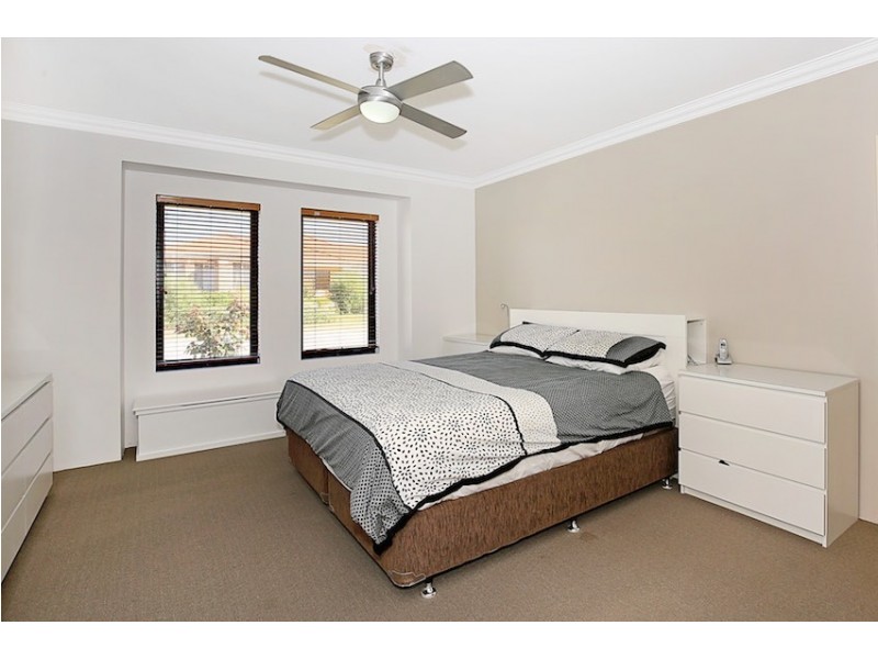 33 Grasshill Grange, Halls Head WA 6210