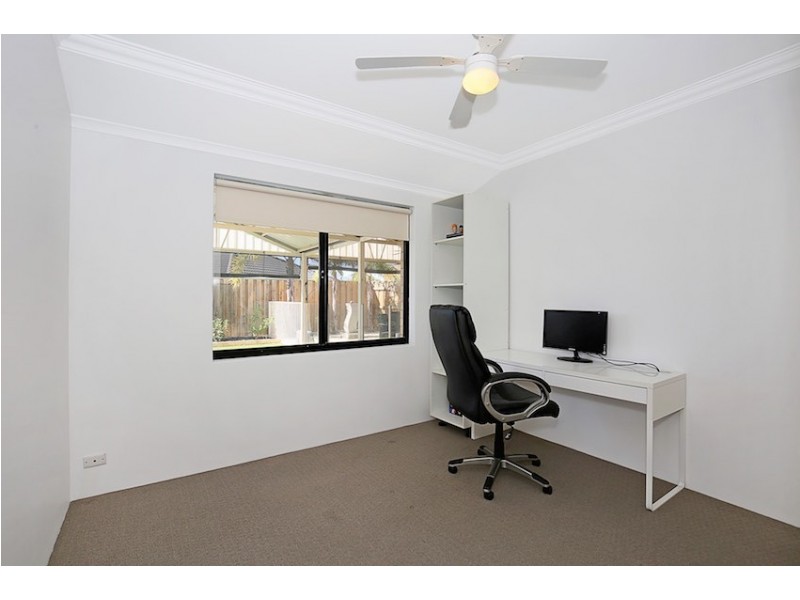 33 Grasshill Grange, Halls Head WA 6210