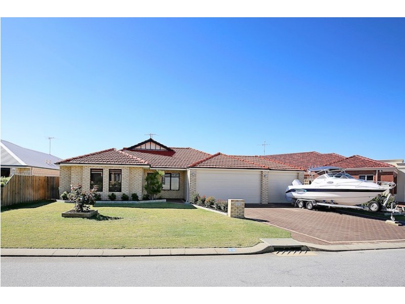 33 Grasshill Grange, Halls Head WA 6210