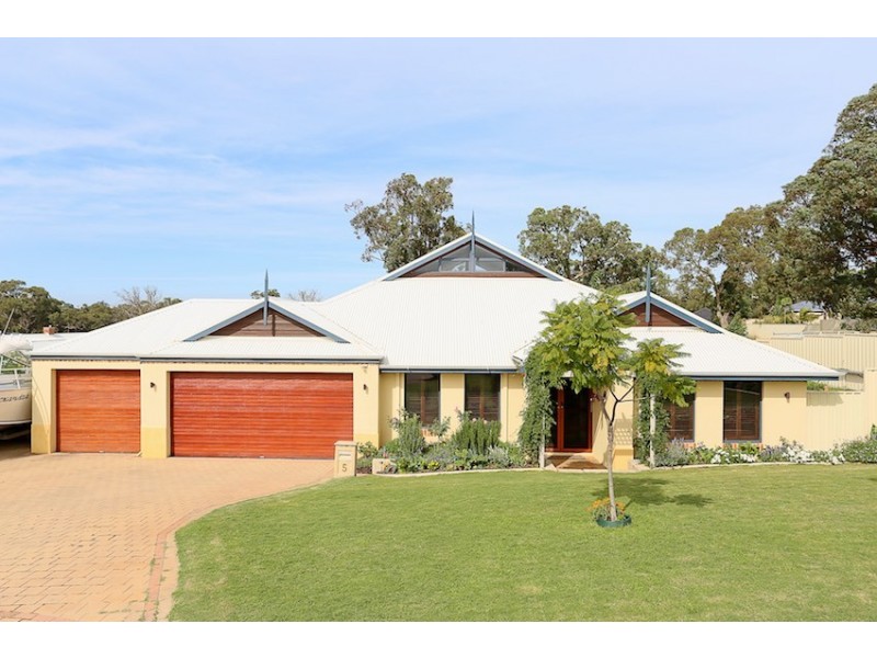 5 Wirra Lane, Lakelands WA 6180