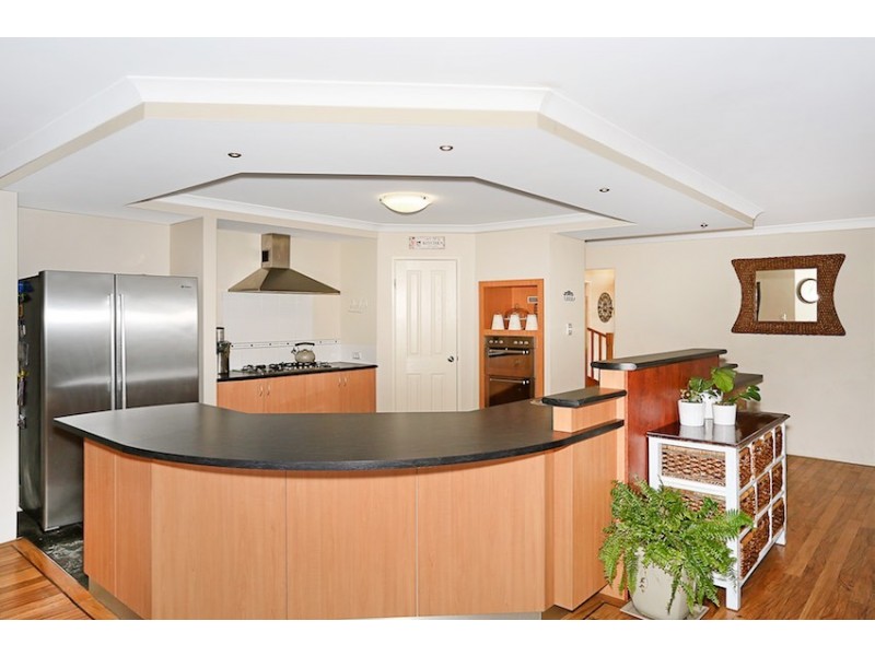 5 Wirra Lane, Lakelands WA 6180