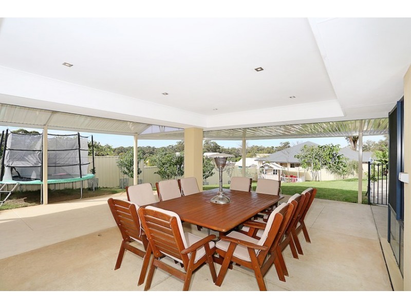 5 Wirra Lane, Lakelands WA 6180