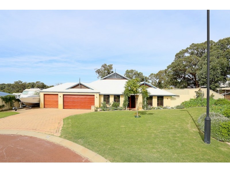 5 Wirra Lane, Lakelands WA 6180