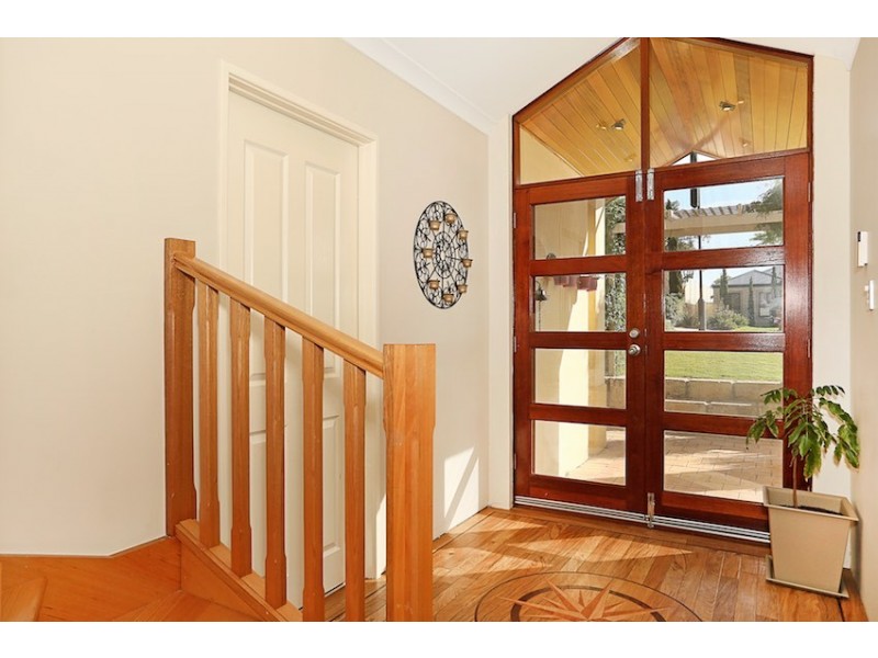 5 Wirra Lane, Lakelands WA 6180