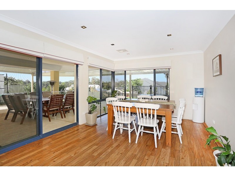 5 Wirra Lane, Lakelands WA 6180