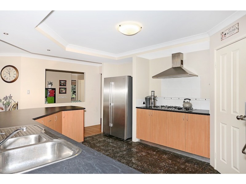 5 Wirra Lane, Lakelands WA 6180