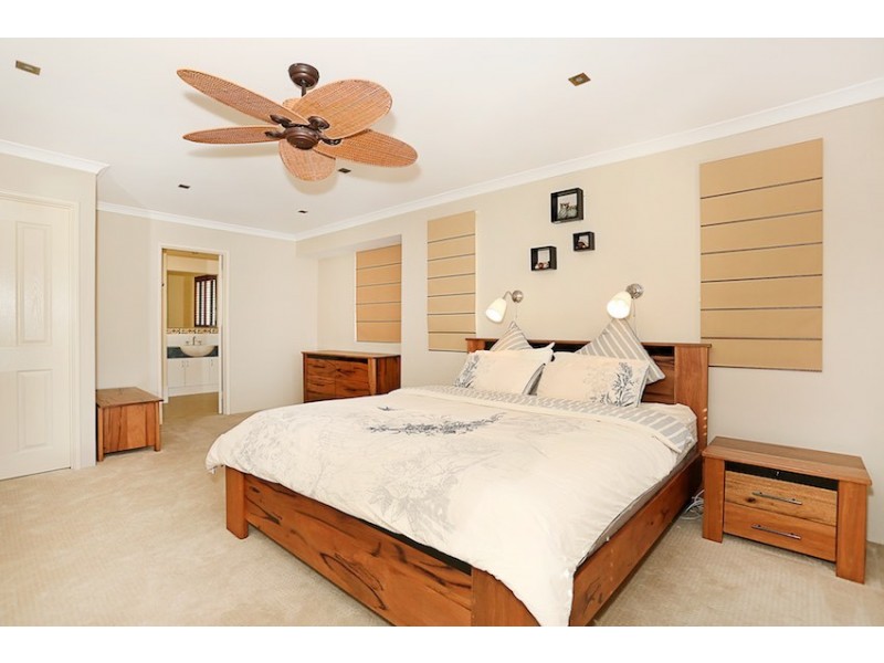 5 Wirra Lane, Lakelands WA 6180