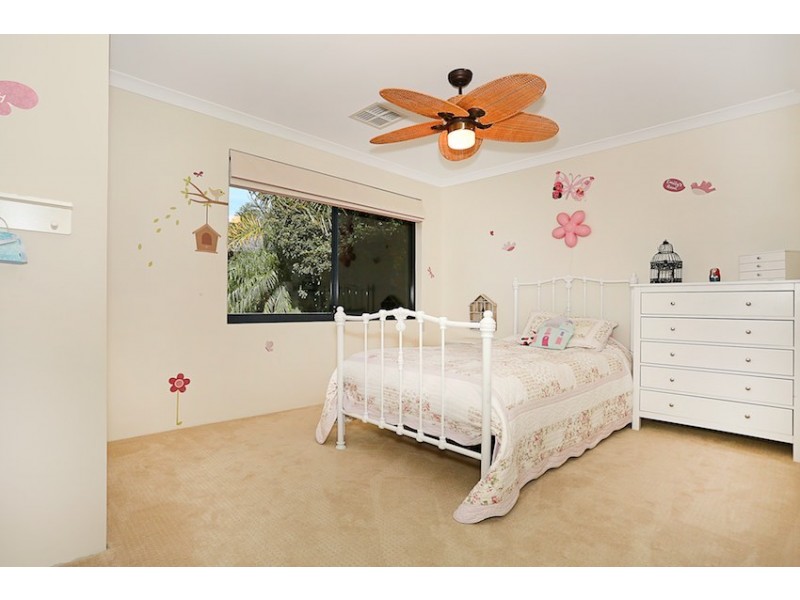 5 Wirra Lane, Lakelands WA 6180