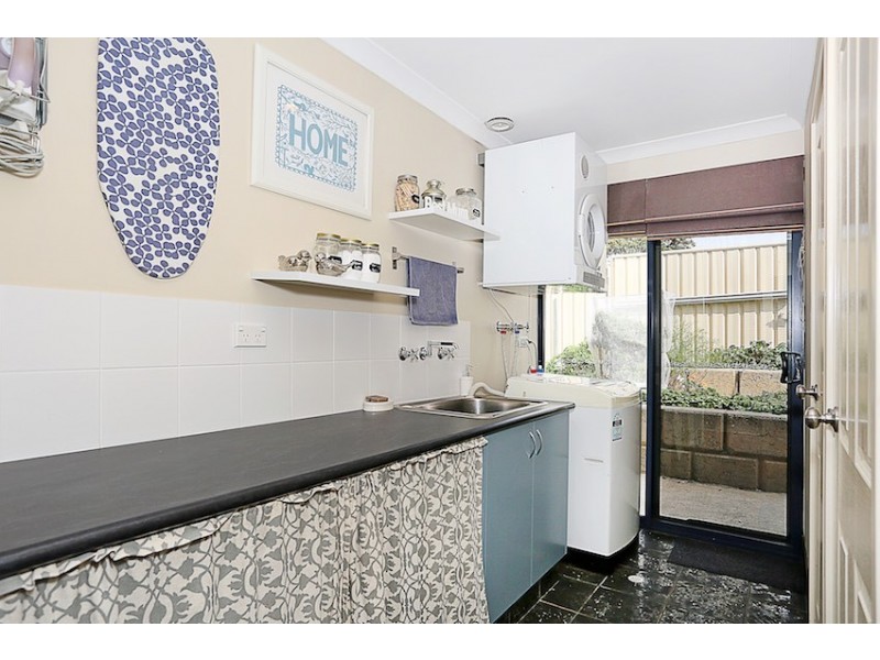 5 Wirra Lane, Lakelands WA 6180