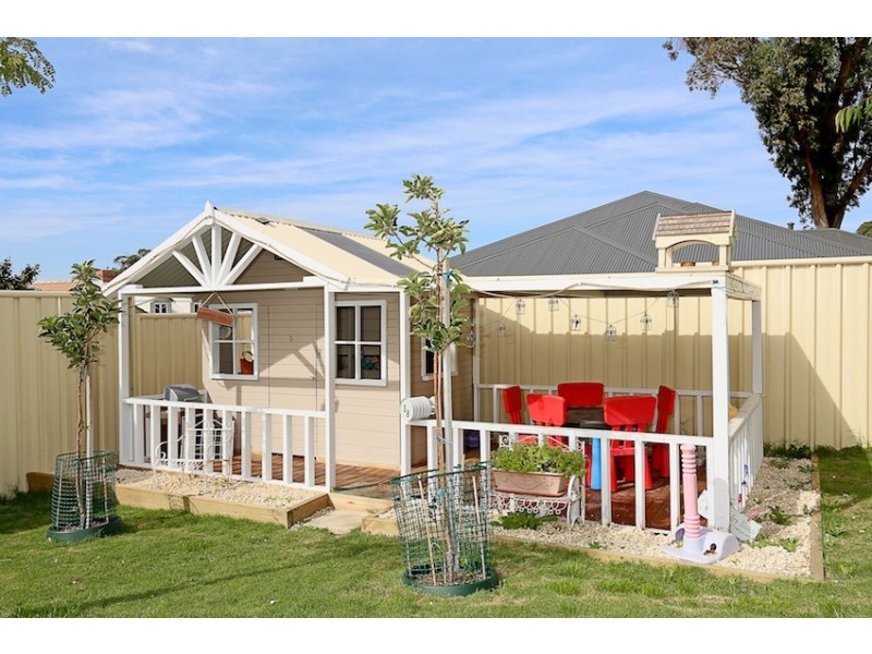 5 Wirra Lane, Lakelands WA 6180