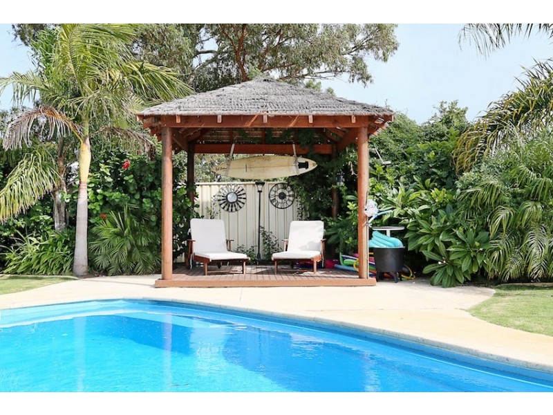 5 Wirra Lane, Lakelands WA 6180