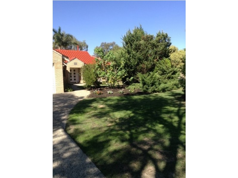 2 Robertson Grove, South Yunderup WA 6208