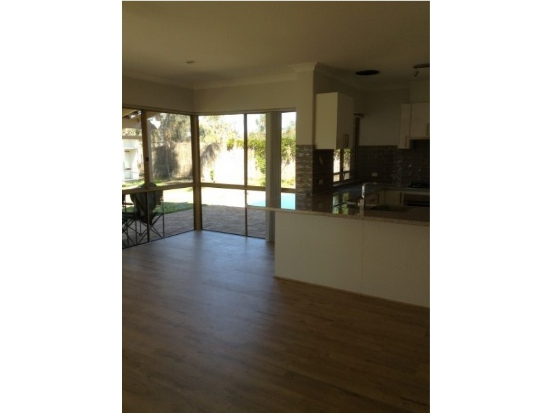 2 Robertson Grove, South Yunderup WA 6208