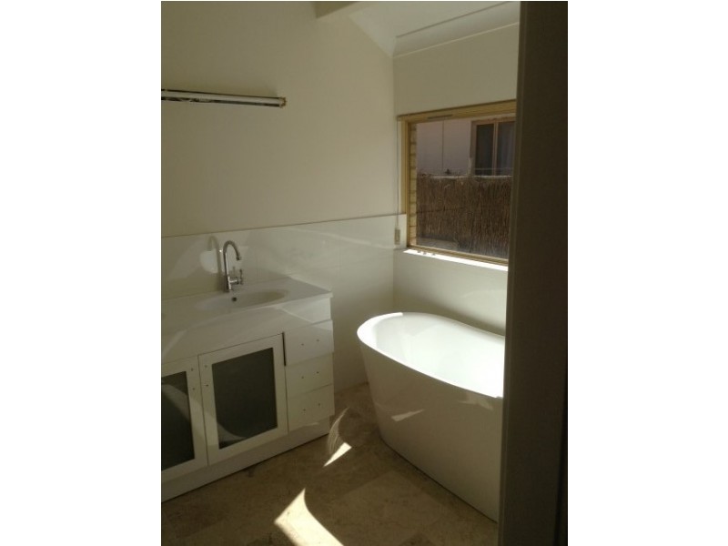 2 Robertson Grove, South Yunderup WA 6208